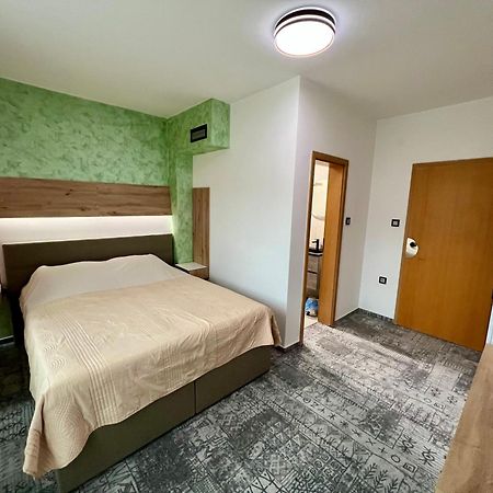 Hotel Brkic Sarajevo Airport - Free Parking Kültér fotó