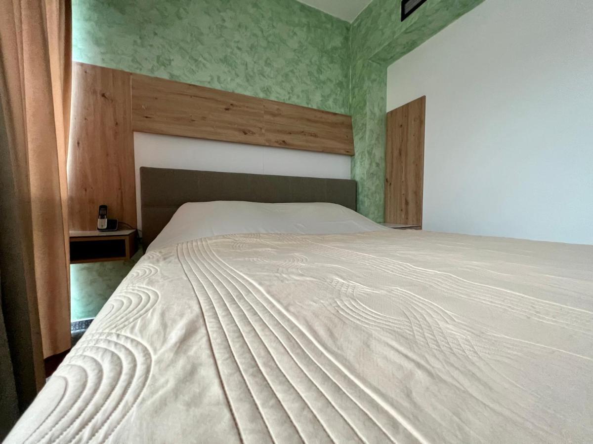 Hotel Brkic Sarajevo Airport - Free Parking Kültér fotó