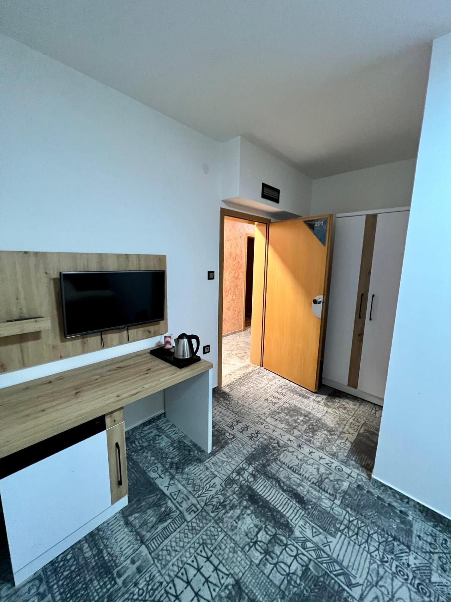 Hotel Brkic Sarajevo Airport - Free Parking Kültér fotó
