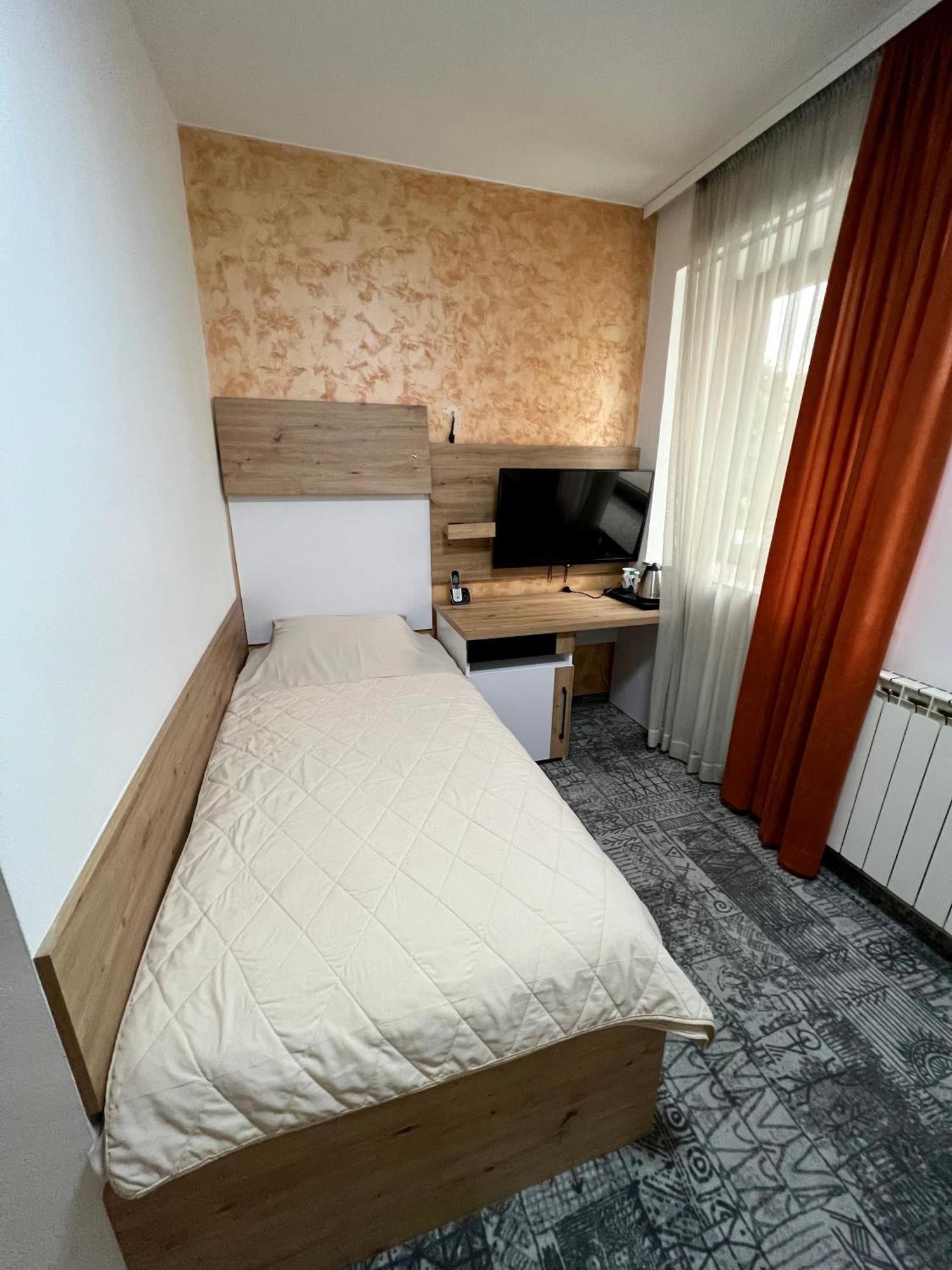 Hotel Brkic Sarajevo Airport - Free Parking Kültér fotó